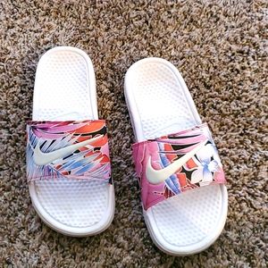 Nike Womens slip on sandals